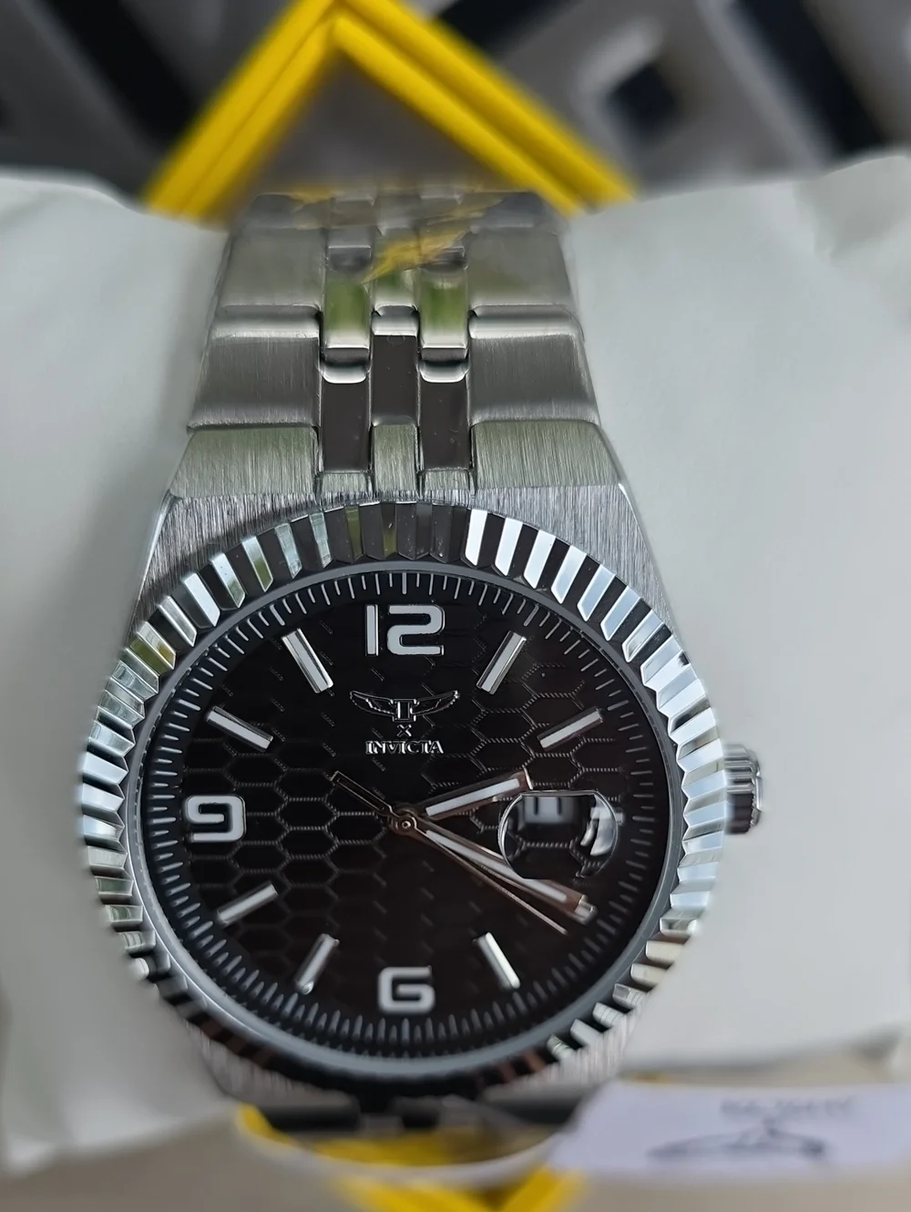 Invicta bold black